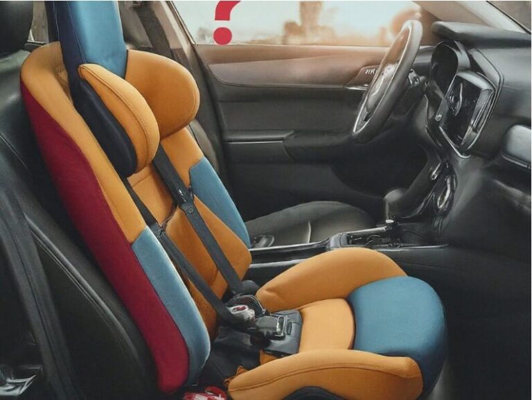 What is the Age and Weight for the Front Seat?